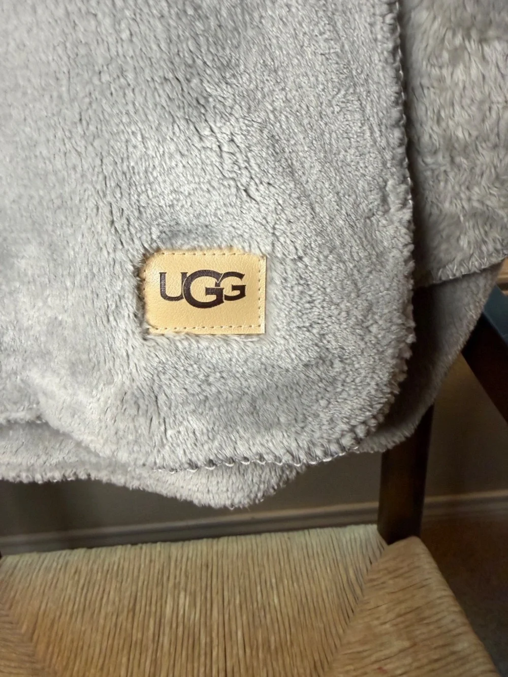 UGG Luxury Gray Euphoria Faux Fur Plush Blanket for Home - 50 x 70 - Rarely Used